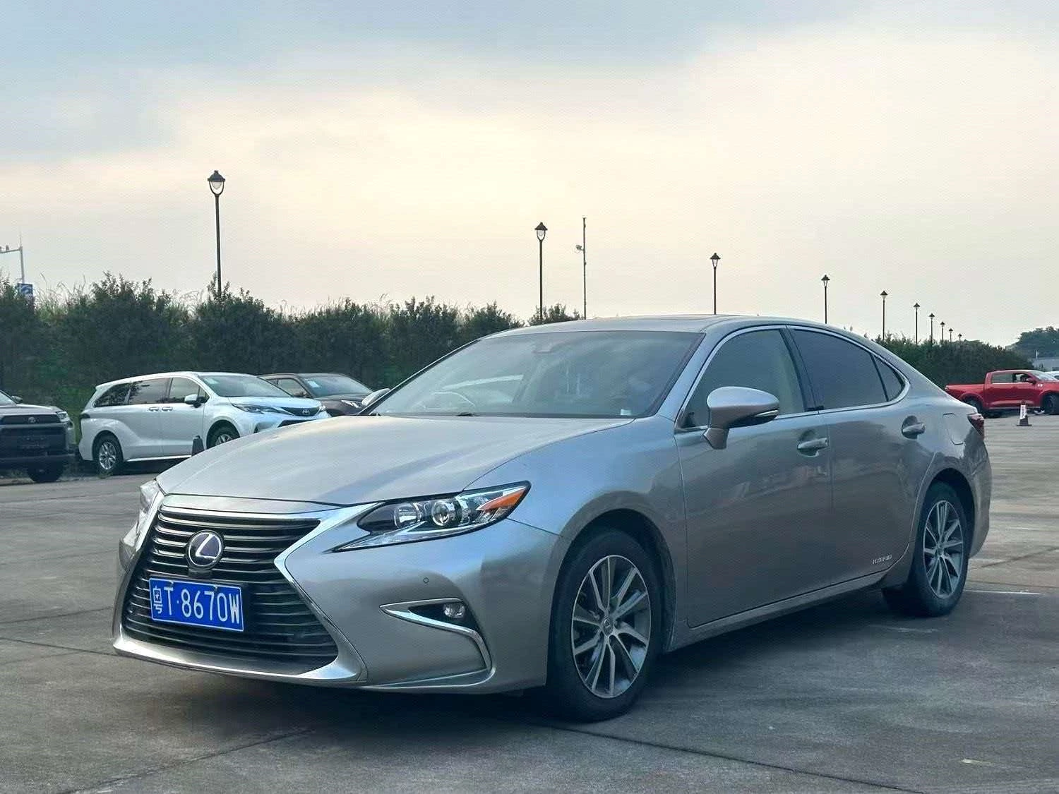 2017 Lexus ES 300h 2.5L CVT Mark Levinson Comfort Edition Used Sedan
